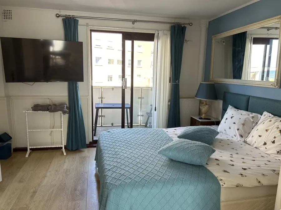 Leoigo — Appartement met zeezicht: slaapkamer, woonkamer, terras, Zandvoort